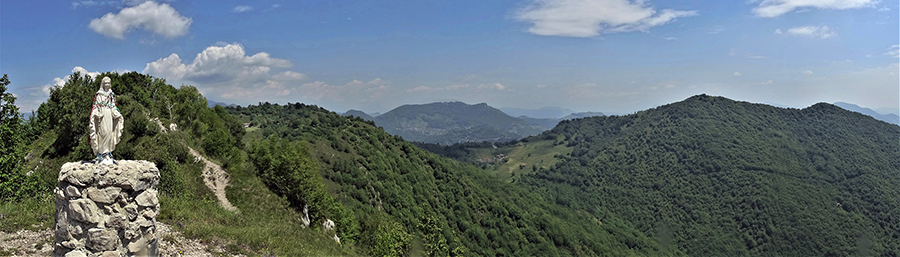 Alla Madonnina del Costone (1195 m) con vista verso Salmezza e le Podone